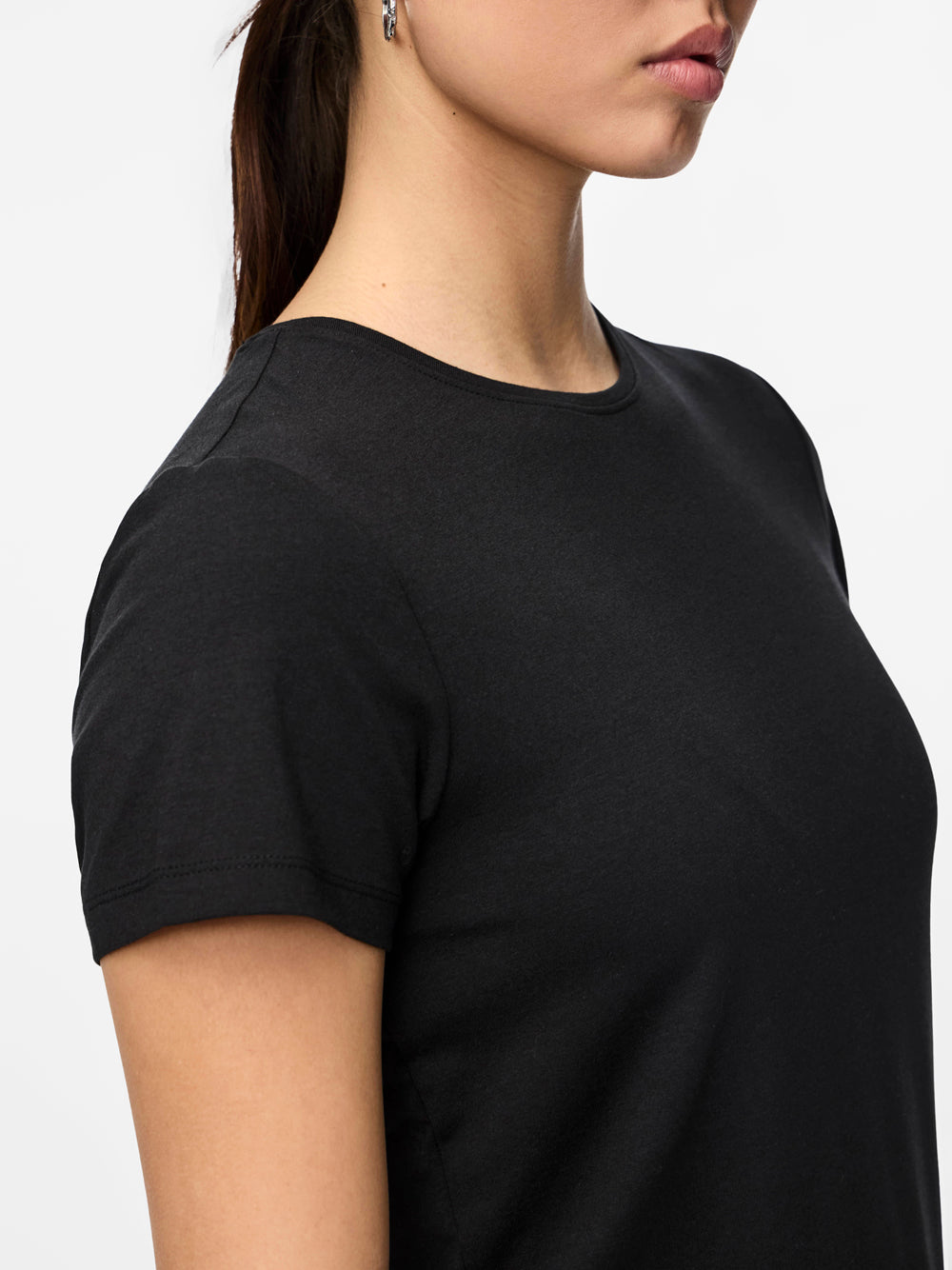 PIECES T-shirt Donna - modello 17082526 Nero