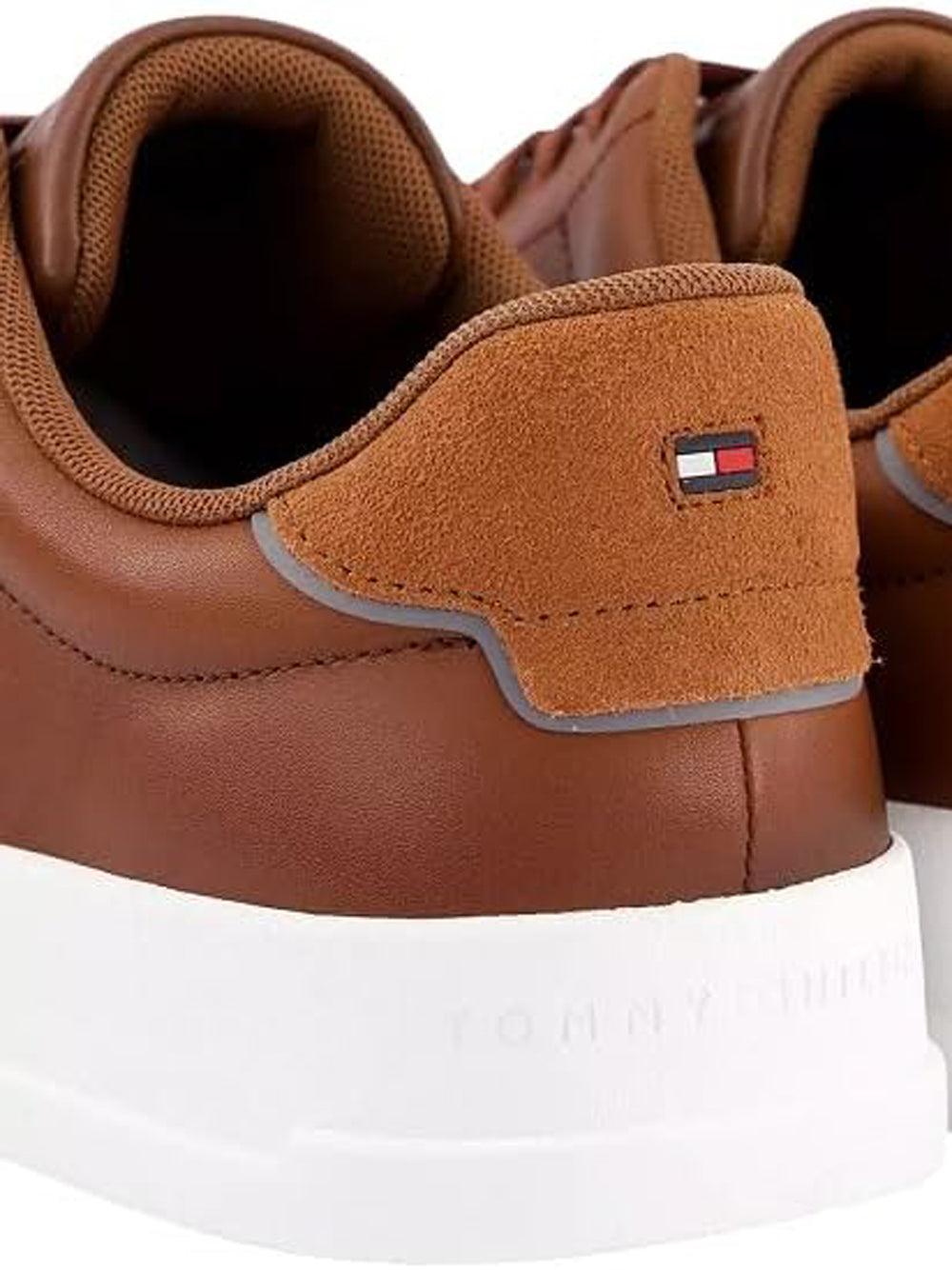TOMMY HILFIGER Sneakers Uomo - modello FM0FM05729 Marrone