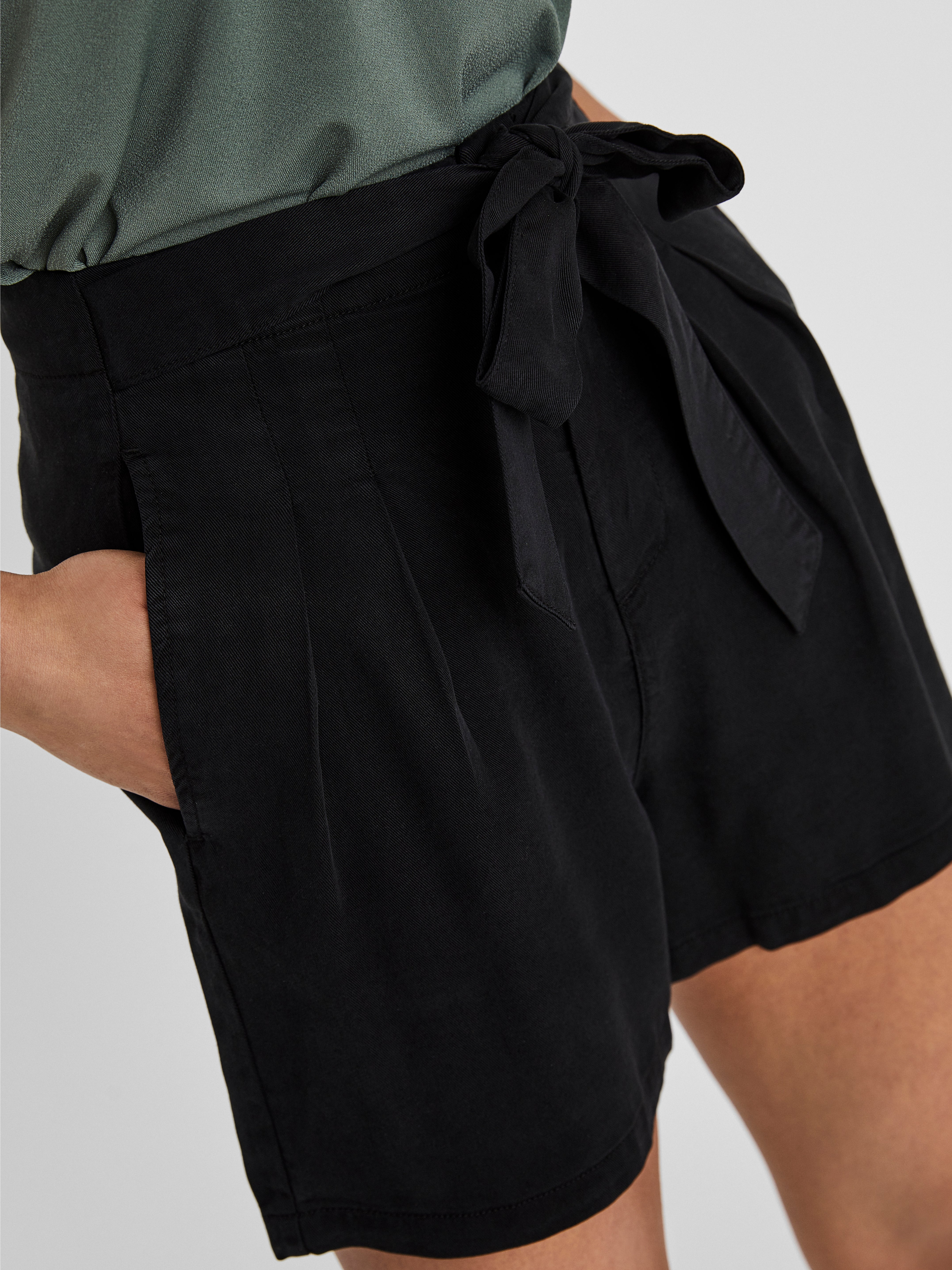 VERO MODA Shorts Donna - modello 10209543 Nero