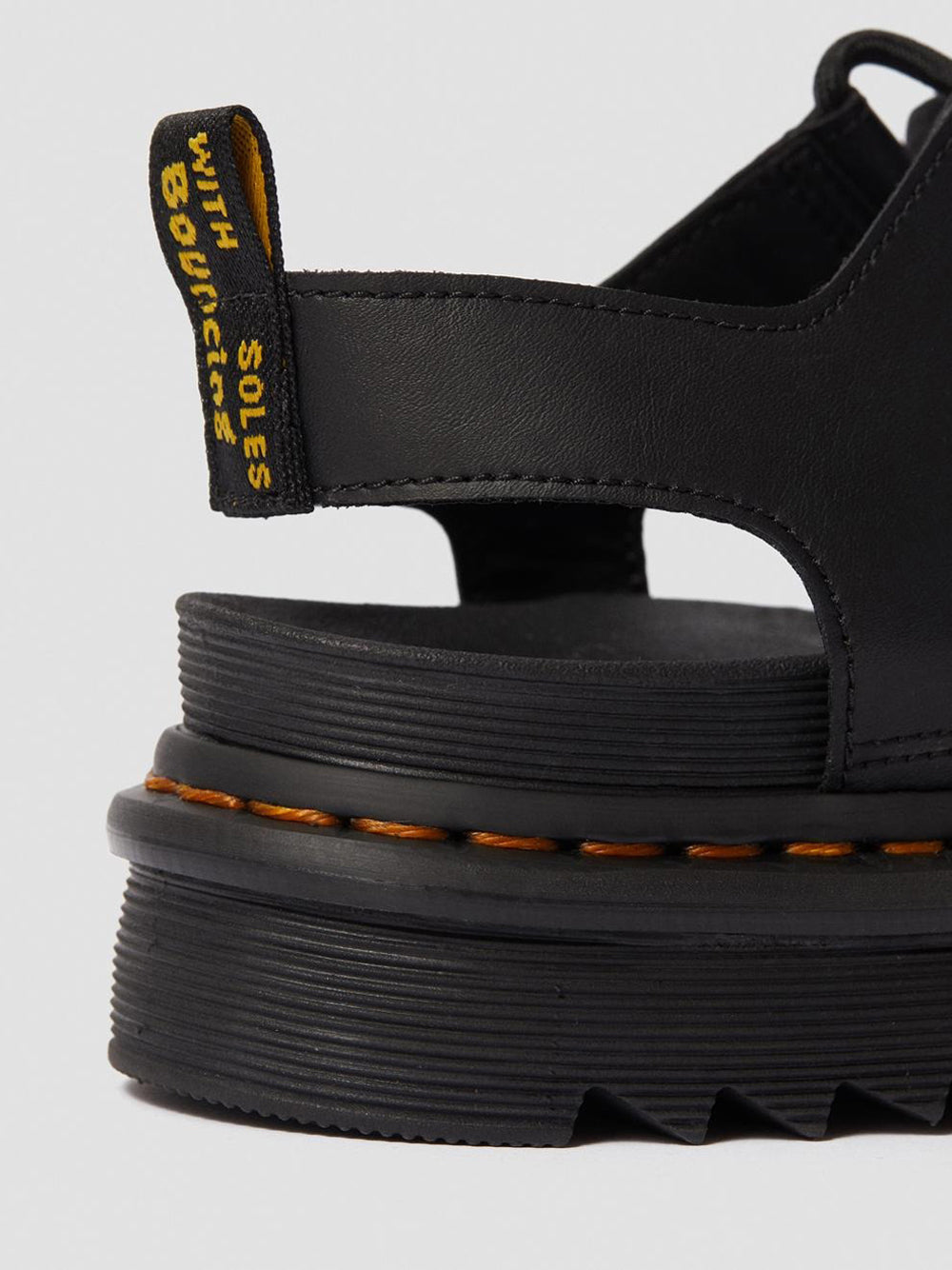 Sandalo Basso Dr. Martens Nartilla da Donna - Nero